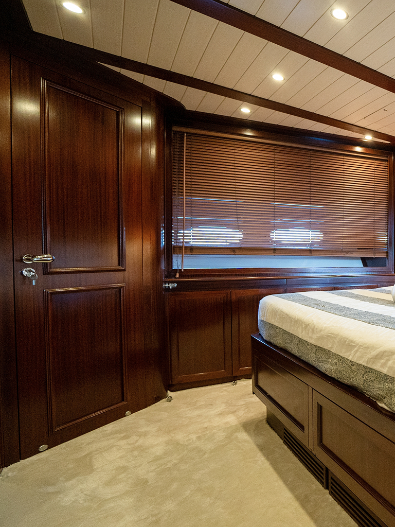 yacht 1